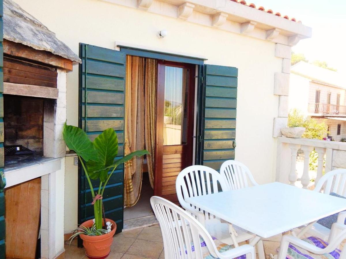 Apartmani Bepina Supetar Exterior photo